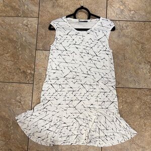[Like 🆕] Medium- Matti Mamane- White Sleeveless Dress with Black Pattern